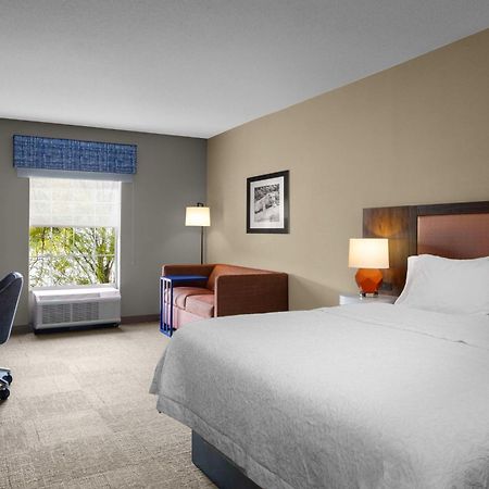 Hampton Inn & Suites State College At Williamsburg Square Esterno foto