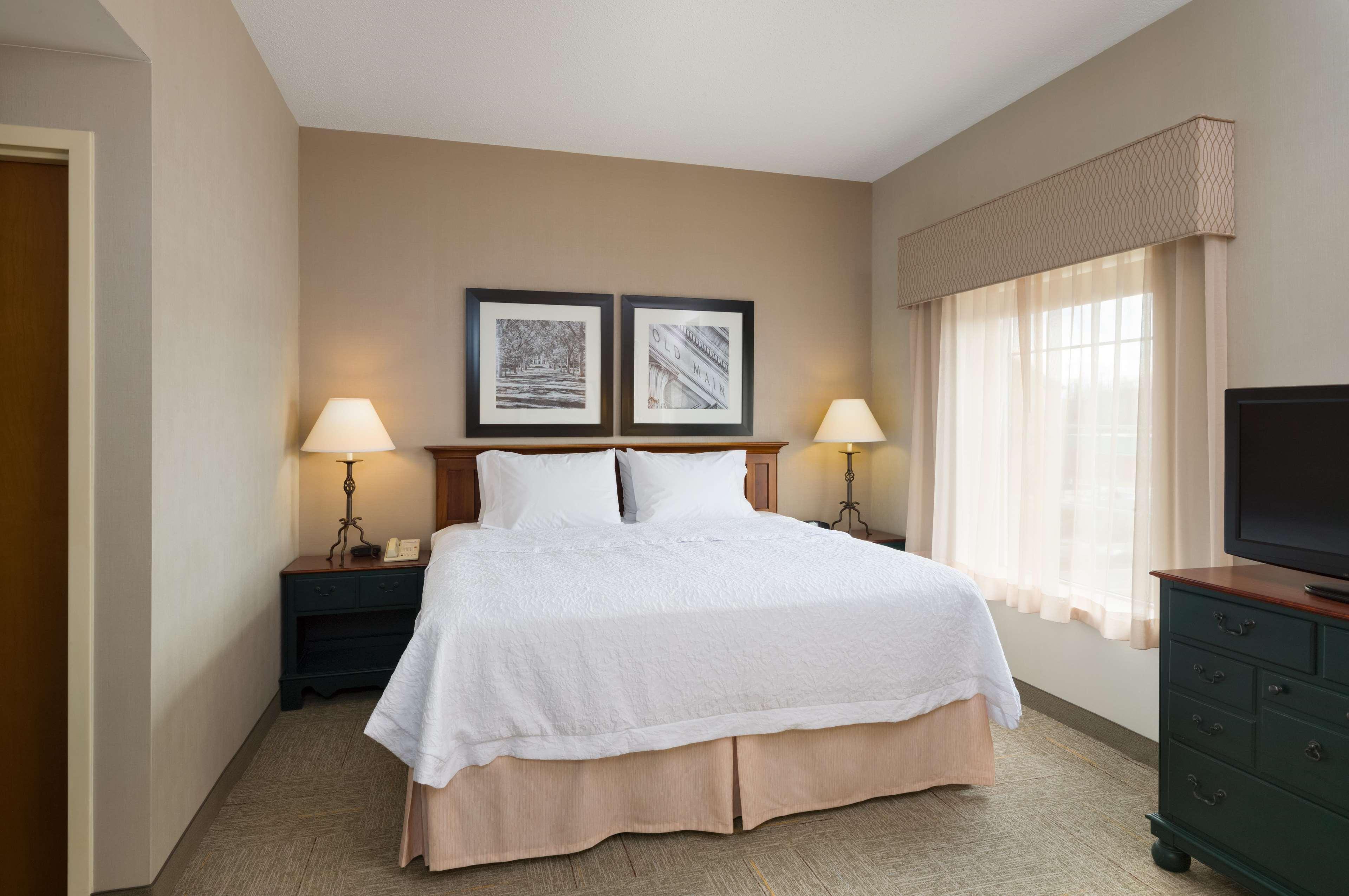 Hampton Inn & Suites State College At Williamsburg Square Esterno foto
