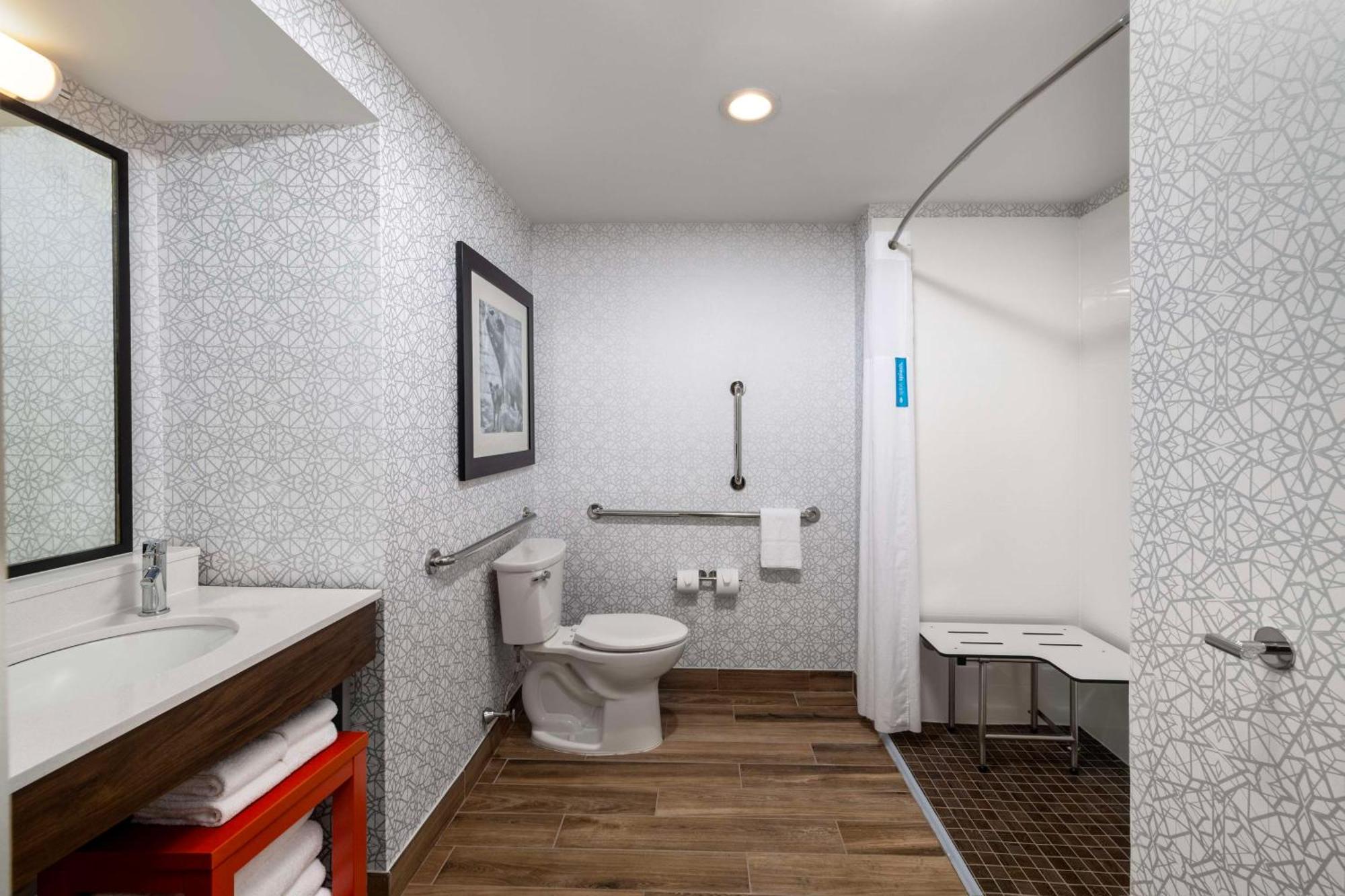 Hampton Inn & Suites State College At Williamsburg Square Esterno foto