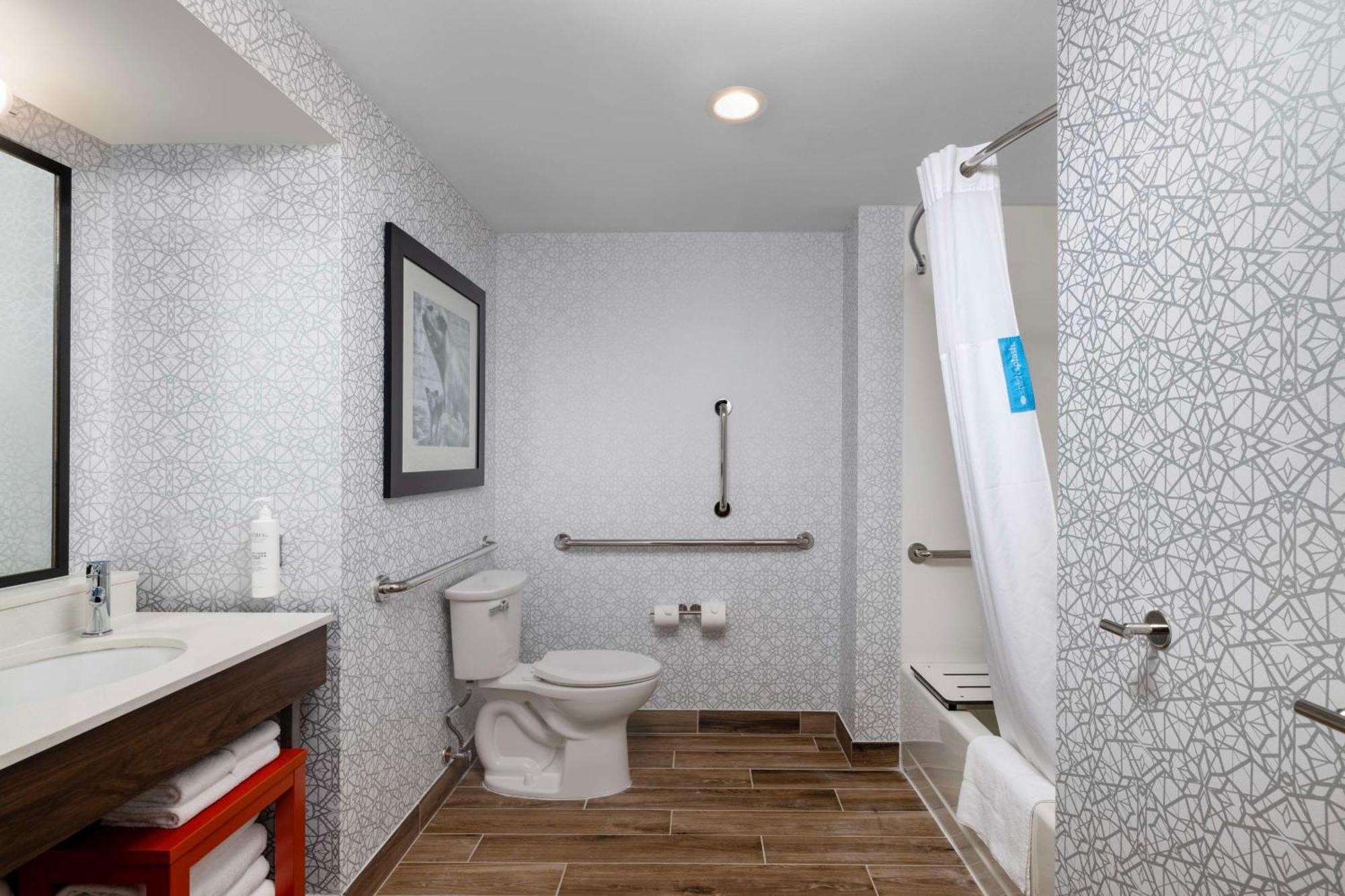 Hampton Inn & Suites State College At Williamsburg Square Esterno foto